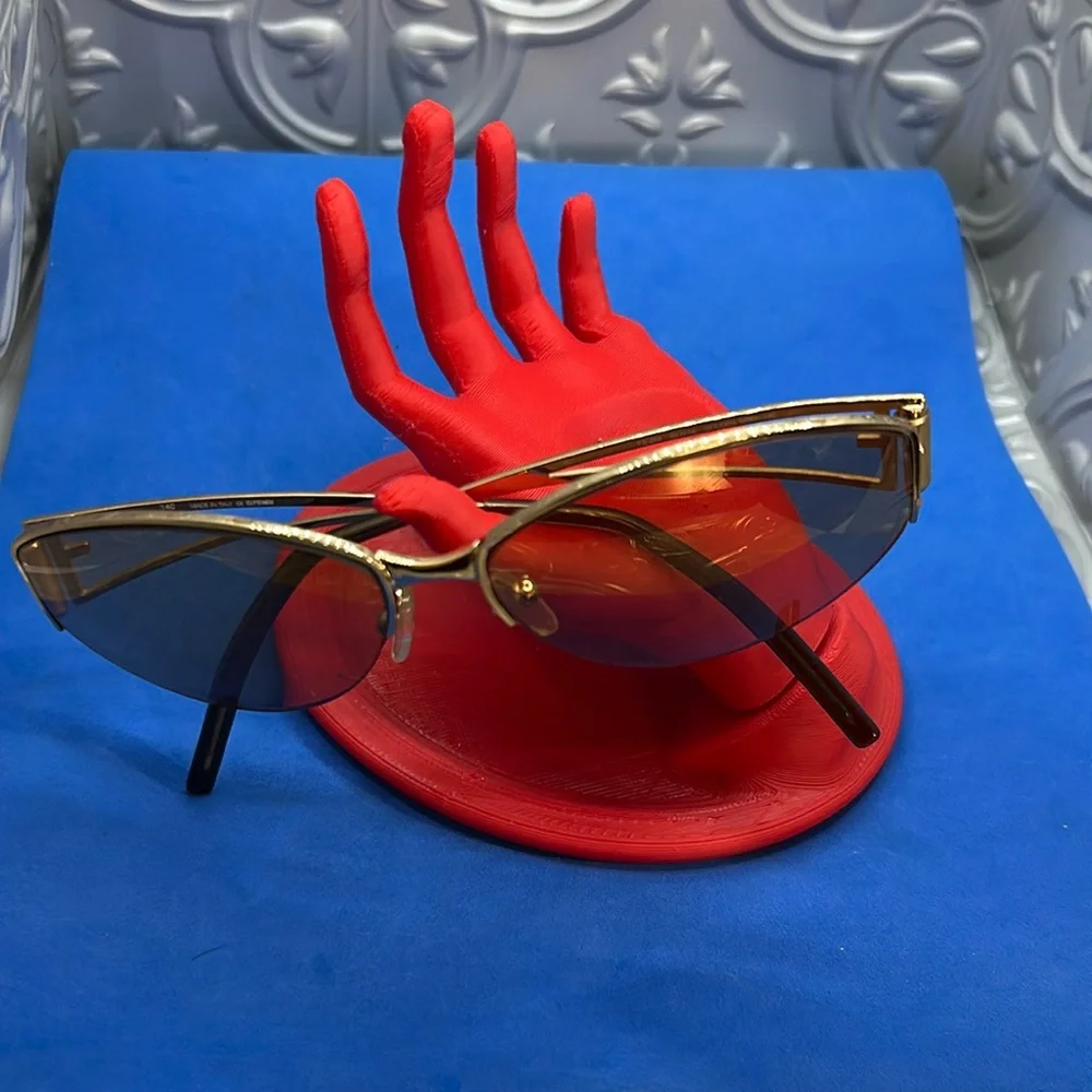 🔥 Fantastic Fendi Sunglasses lenses‎ need to be replaced preowned